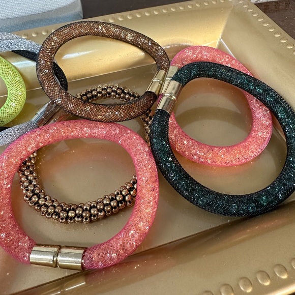 12 magnetic closure and roll on bracelets - Picture 7 of 10